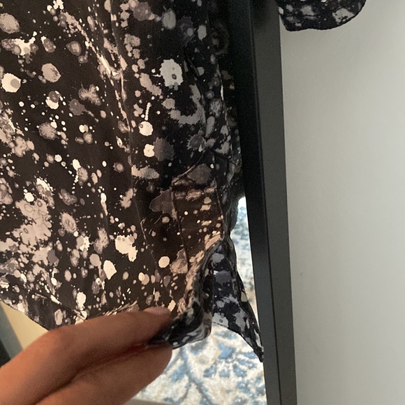 3 for $100! Tory Burch Paint Splattered Blouse - Picture 4 of 4